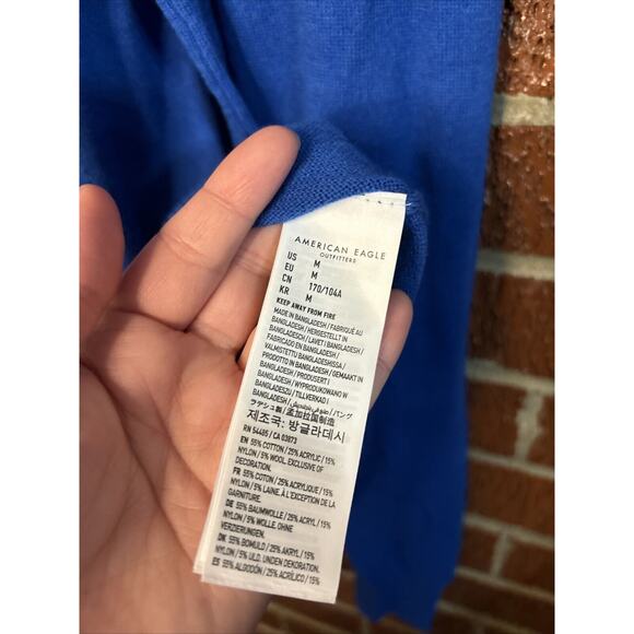 American Eagle Men’s Vneck Sweater Blue Medium - Picture 7 of 7